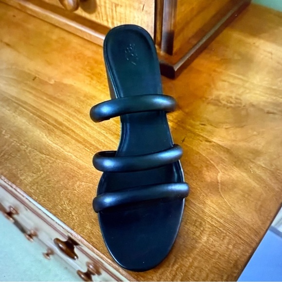 NWOT Nordstrom Rack Women’s healed Sandals shoes - Picture 2 of 9